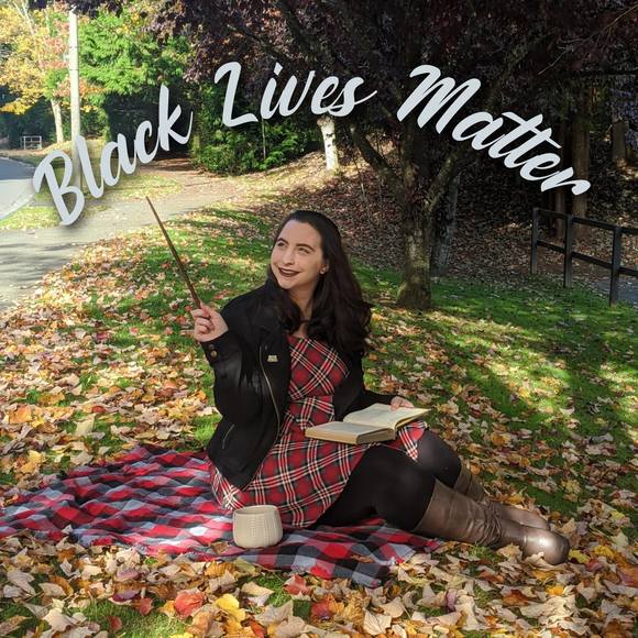 Meet your Posher, Nicolette - Picture 1 of 1